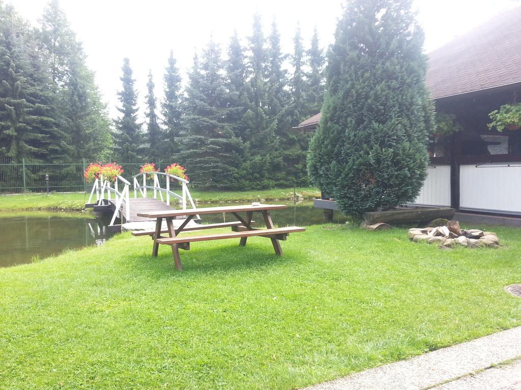 Uroczysko Bed & Breakfast Jastrowie ภายนอก รูปภาพ